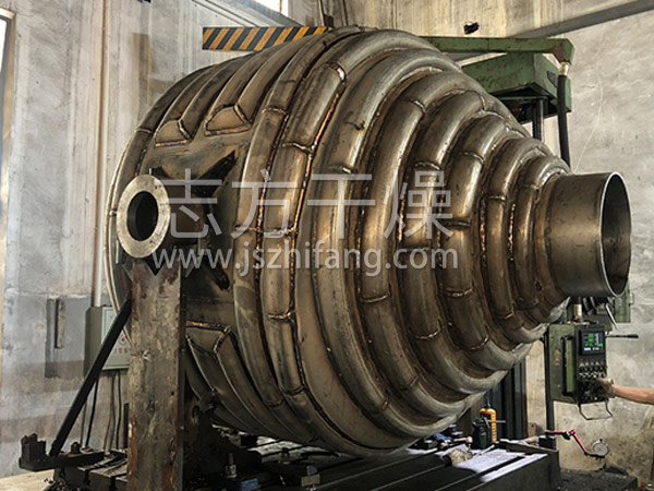 新穎節能環保的雙錐回轉干燥機盤管加熱裝置